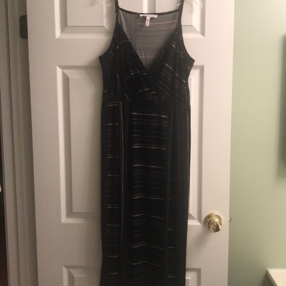 Gorgeous front slit BCBGeneration midi dress - Picture 3 of 9